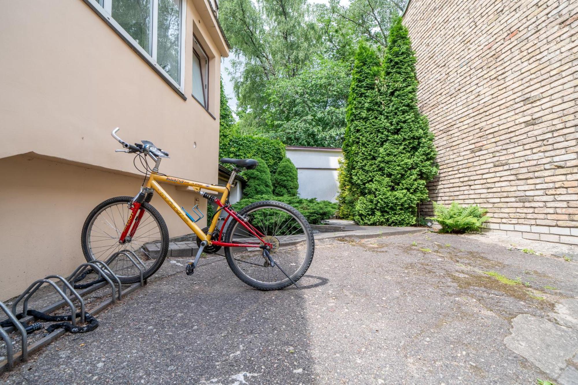 Cozy Suite With Inner Yard Вилнюс Екстериор снимка
