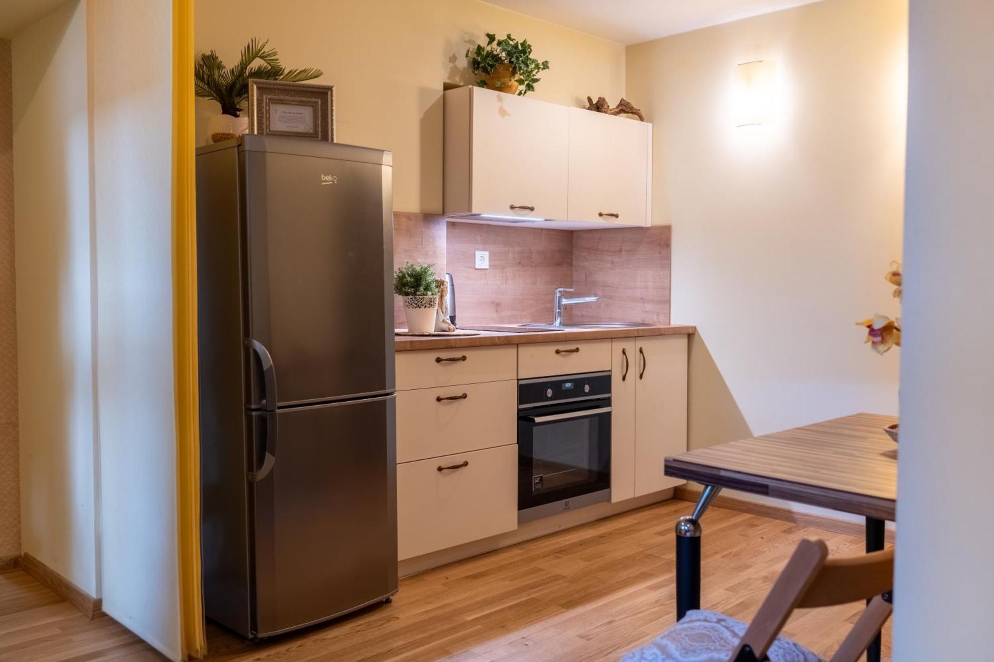Cozy Suite With Inner Yard Вилнюс Екстериор снимка