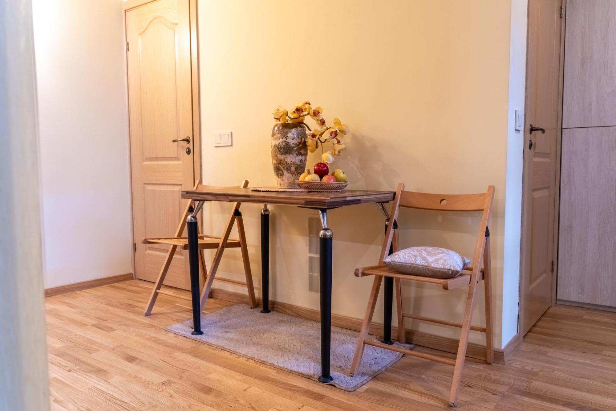 Cozy Suite With Inner Yard Вилнюс Екстериор снимка