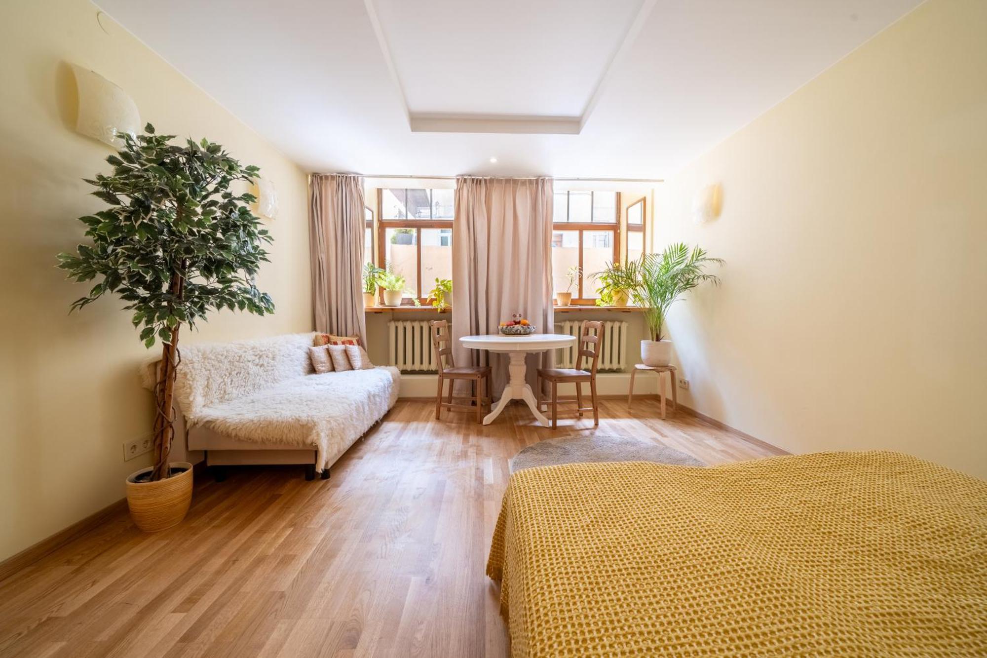 Cozy Suite With Inner Yard Вилнюс Екстериор снимка